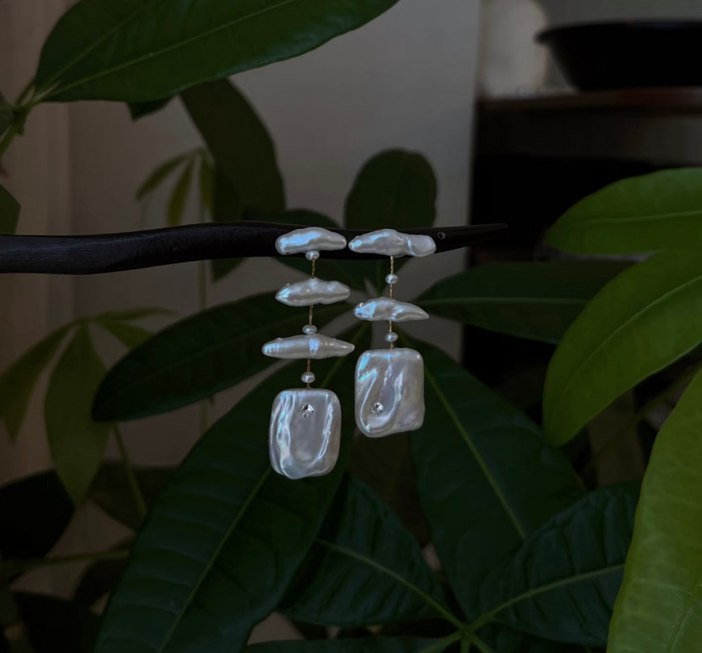 Natural freshwater pearl baroque sugar earrings