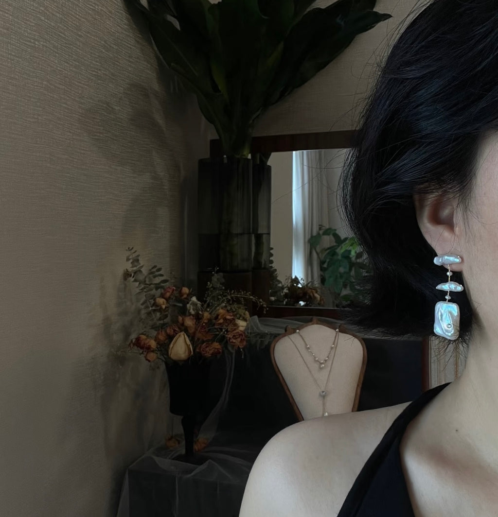 Natural freshwater pearl baroque sugar earrings