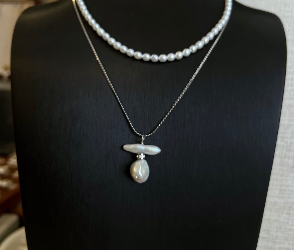 Natural freshwater pearl Baroque design pendant