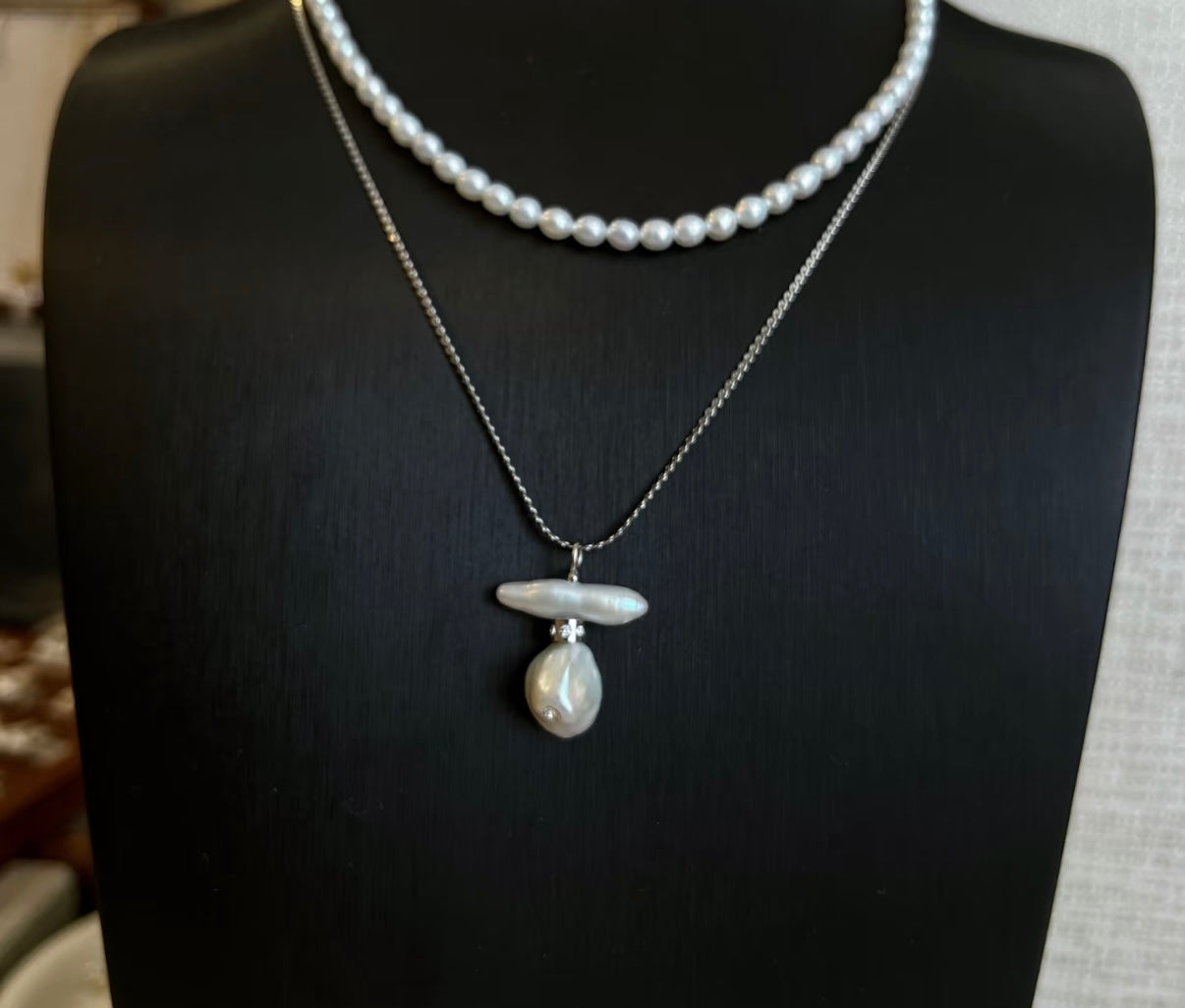 Natural freshwater pearl Baroque design pendant